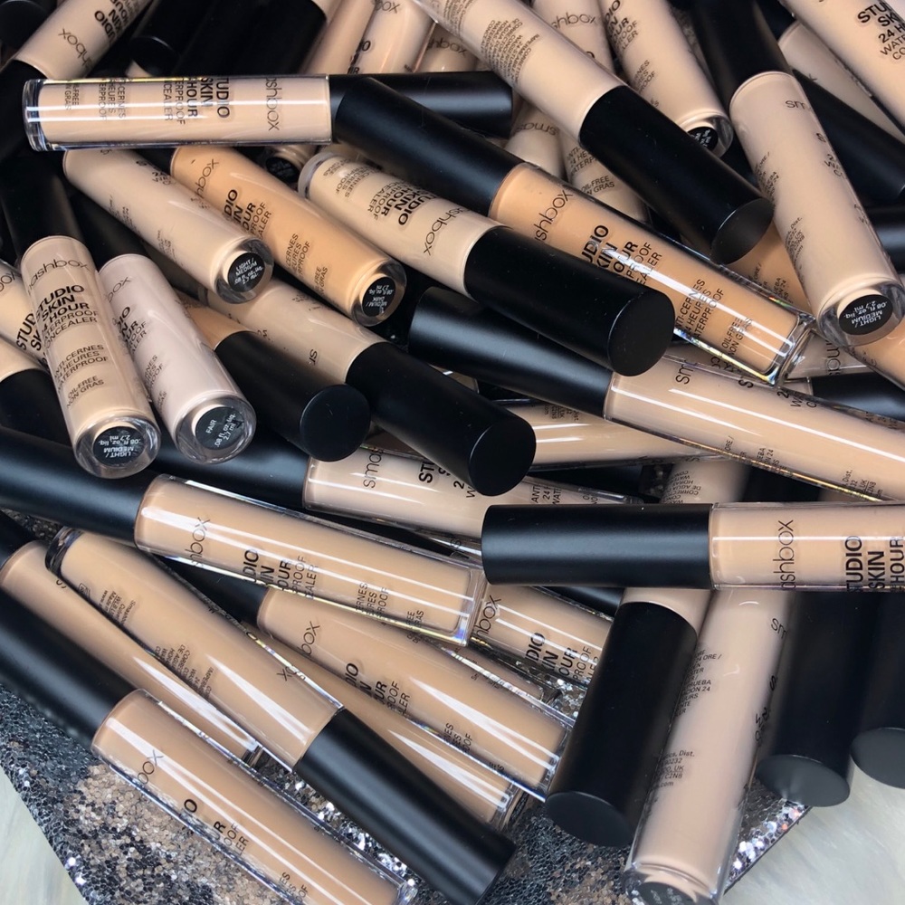 • Smashbox 24 Hr Waterproof Concealer 😍